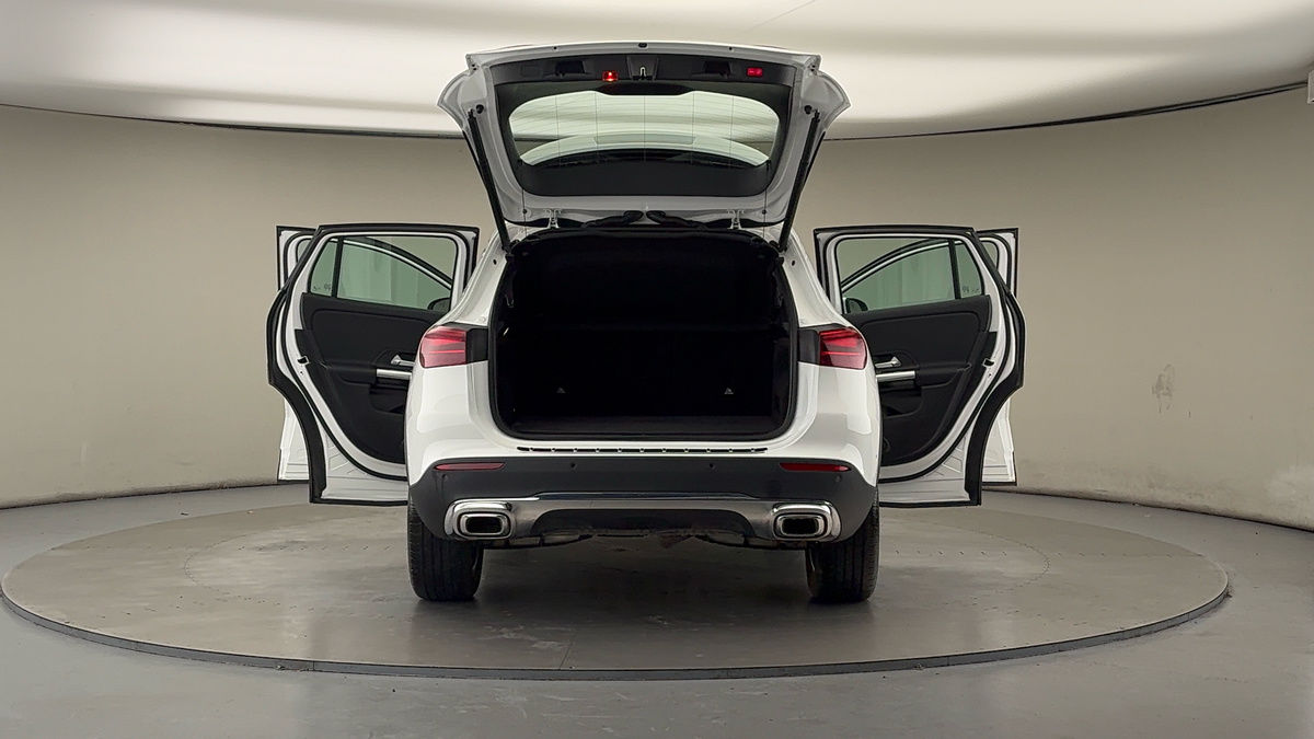 More views of Mercedes-Benz GLA