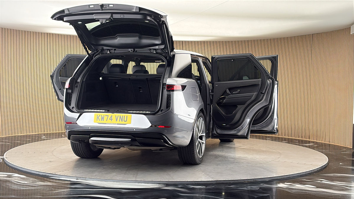 More views of Land Rover Range Rover Sport