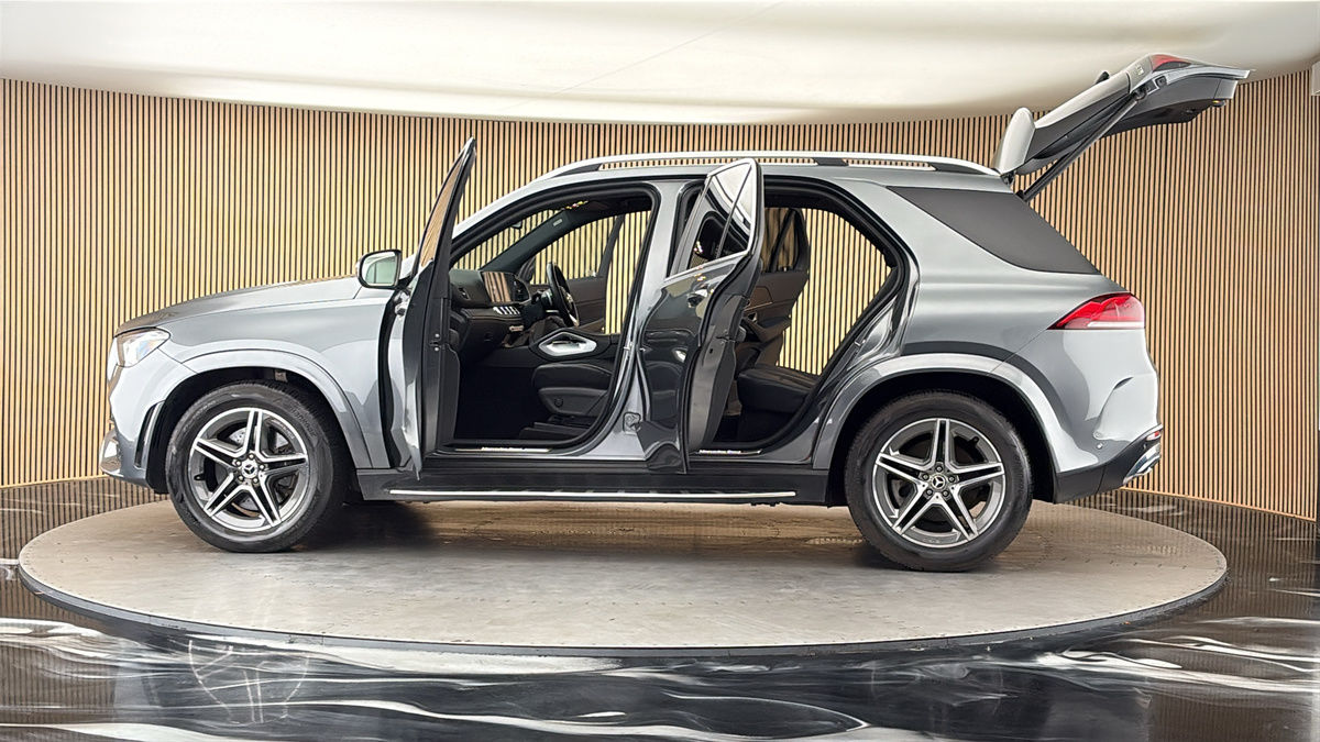 More views of Mercedes-Benz GLE