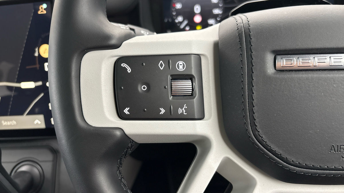 Land Rover Defender 110 Urban Image 13