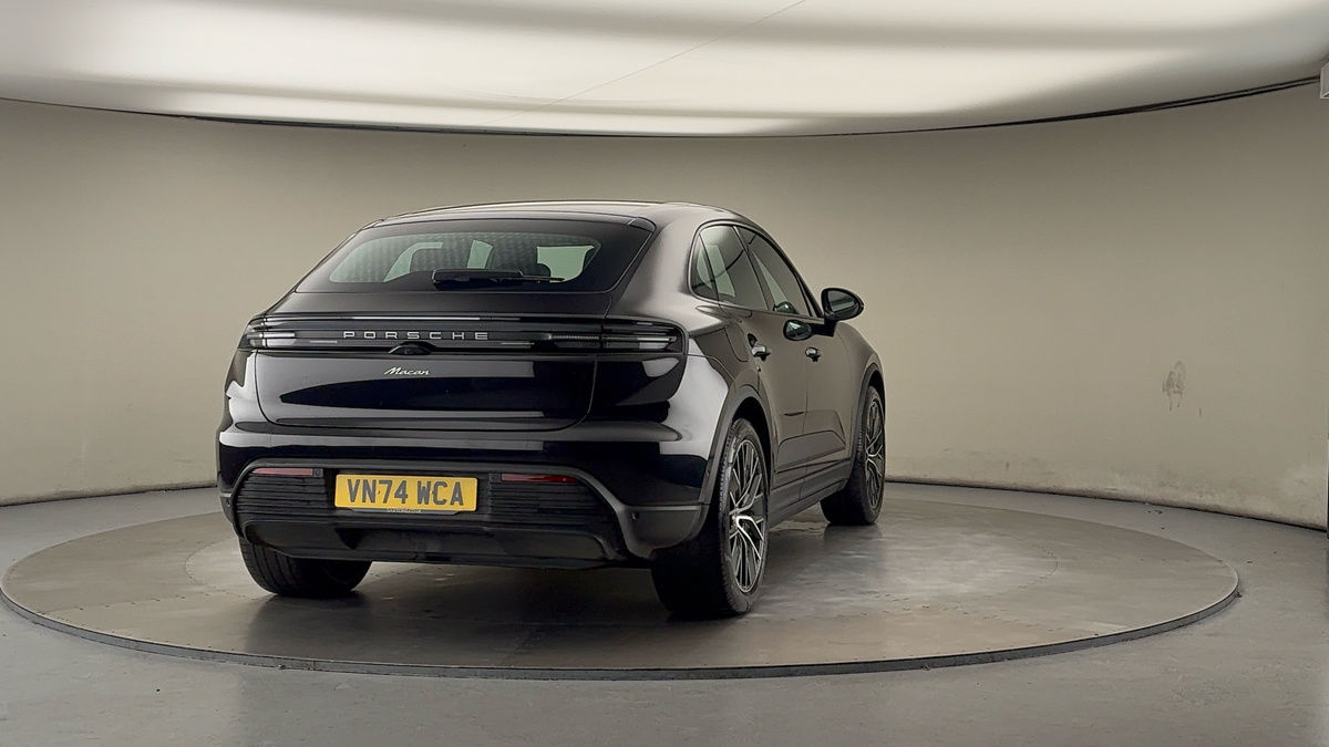 More views of Porsche Macan