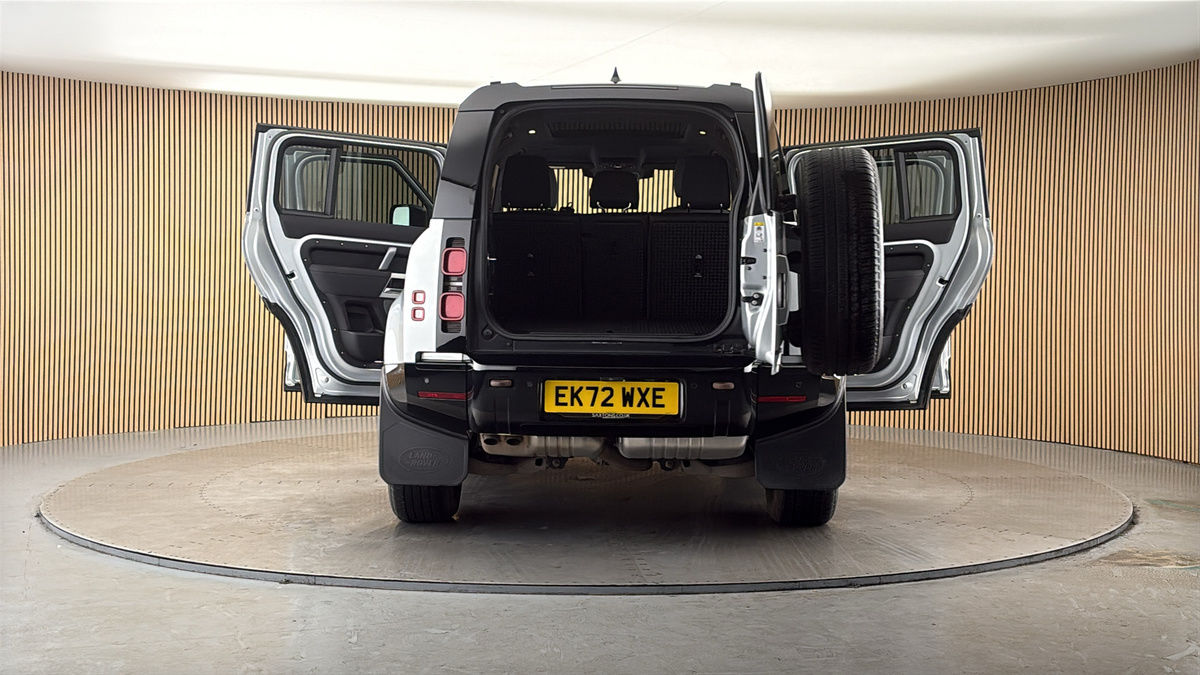 More views of Land Rover Defender 110