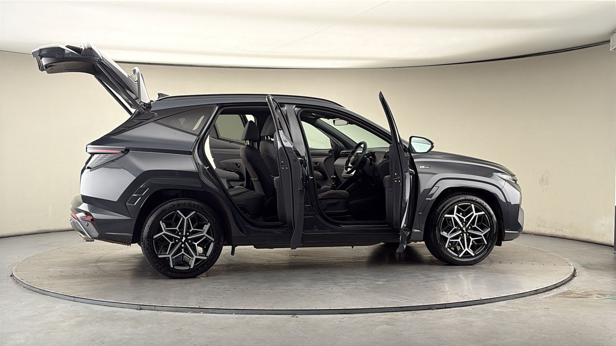 More views of Hyundai TUCSON
