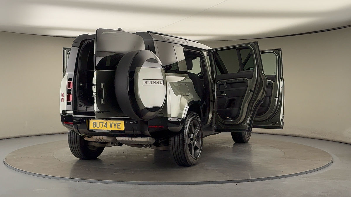 More views of Land Rover Defender 110