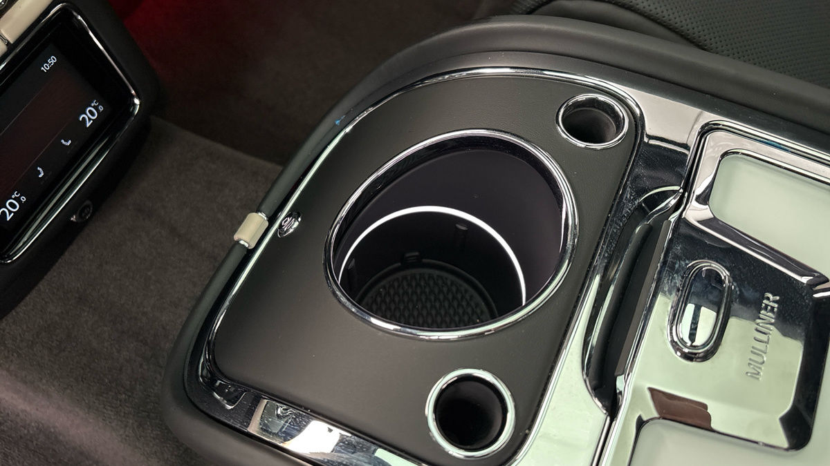 Bentley Bentayga Image 58