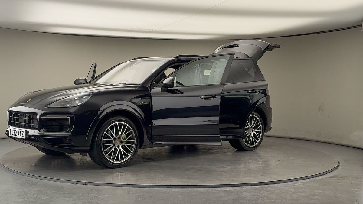 Porsche Cayenne Image 22