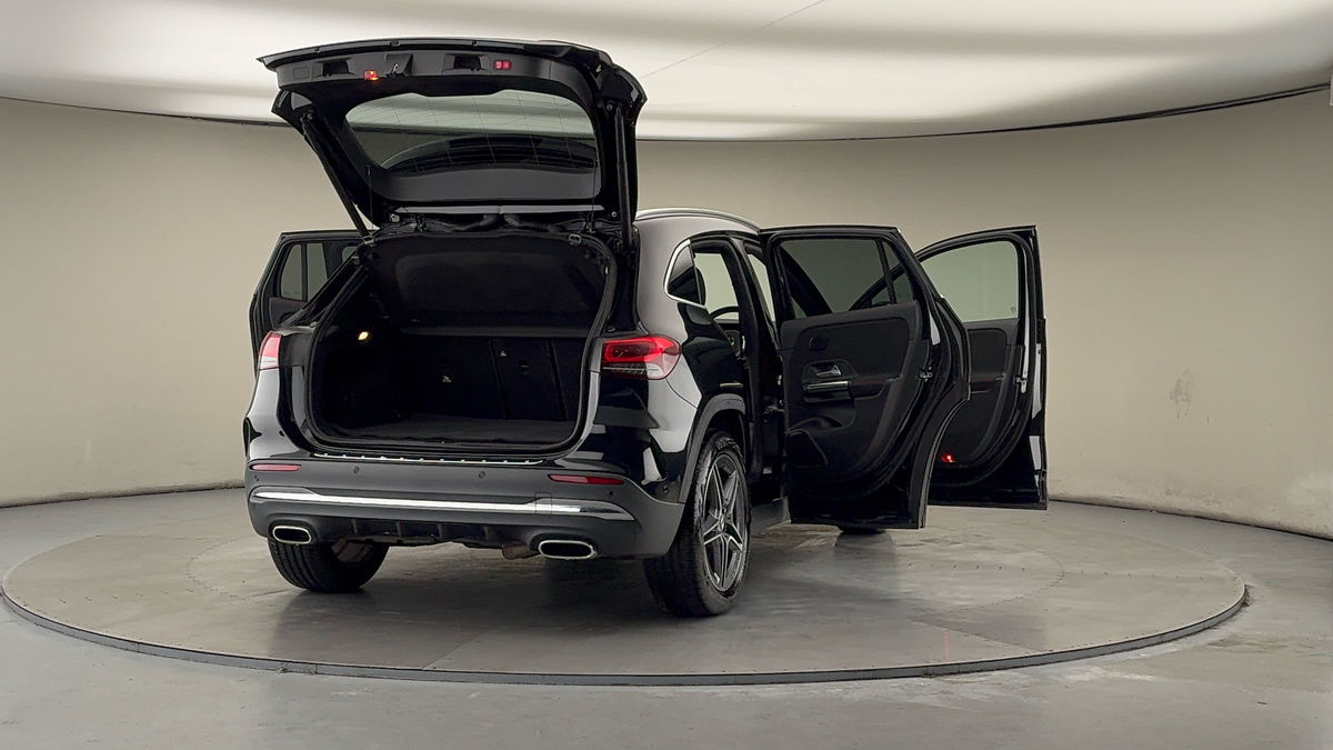 More views of Mercedes-Benz GLA