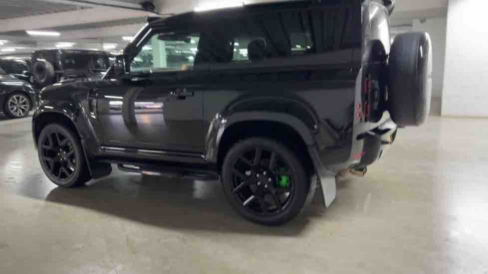 More views of Land Rover Defender 90