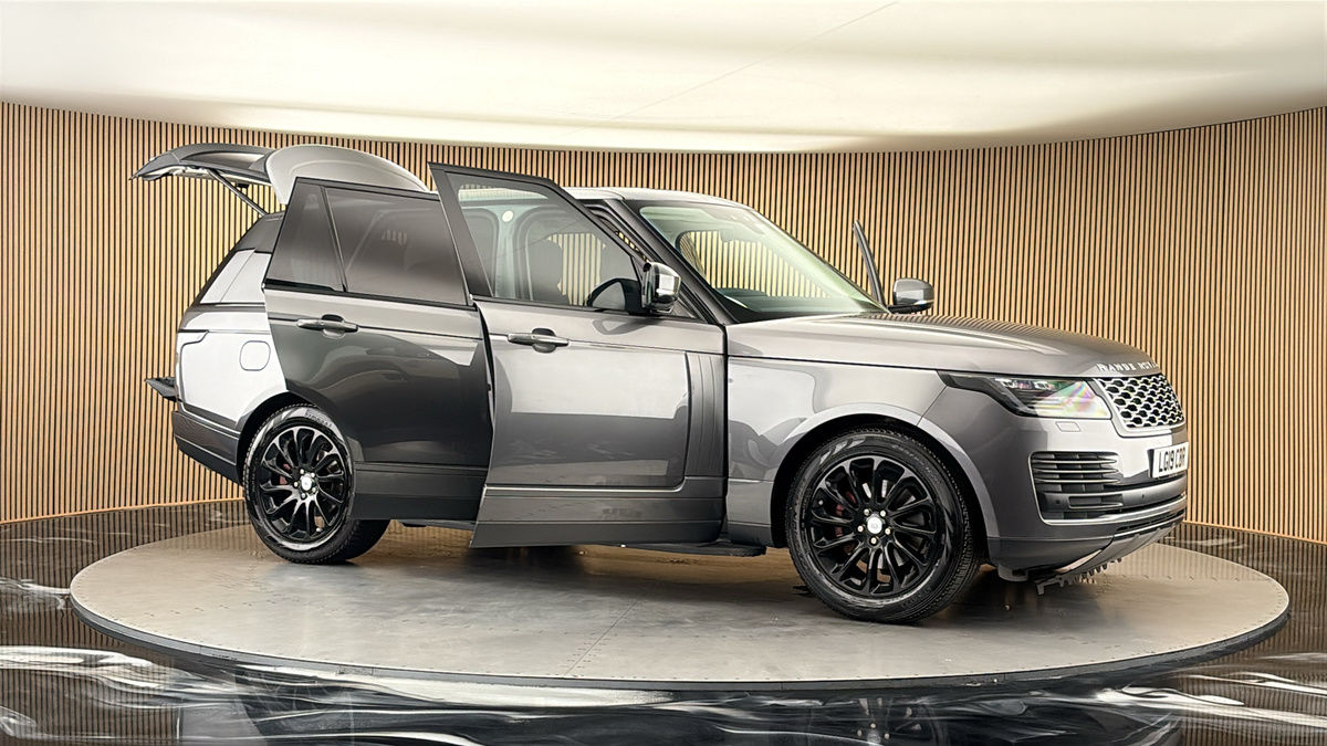 More views of Land Rover Range Rover