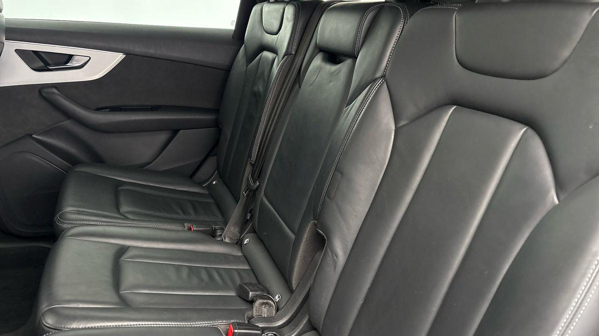 Audi Q7 Image 8