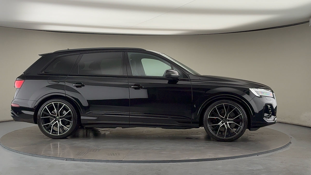 More views of Audi SQ7
