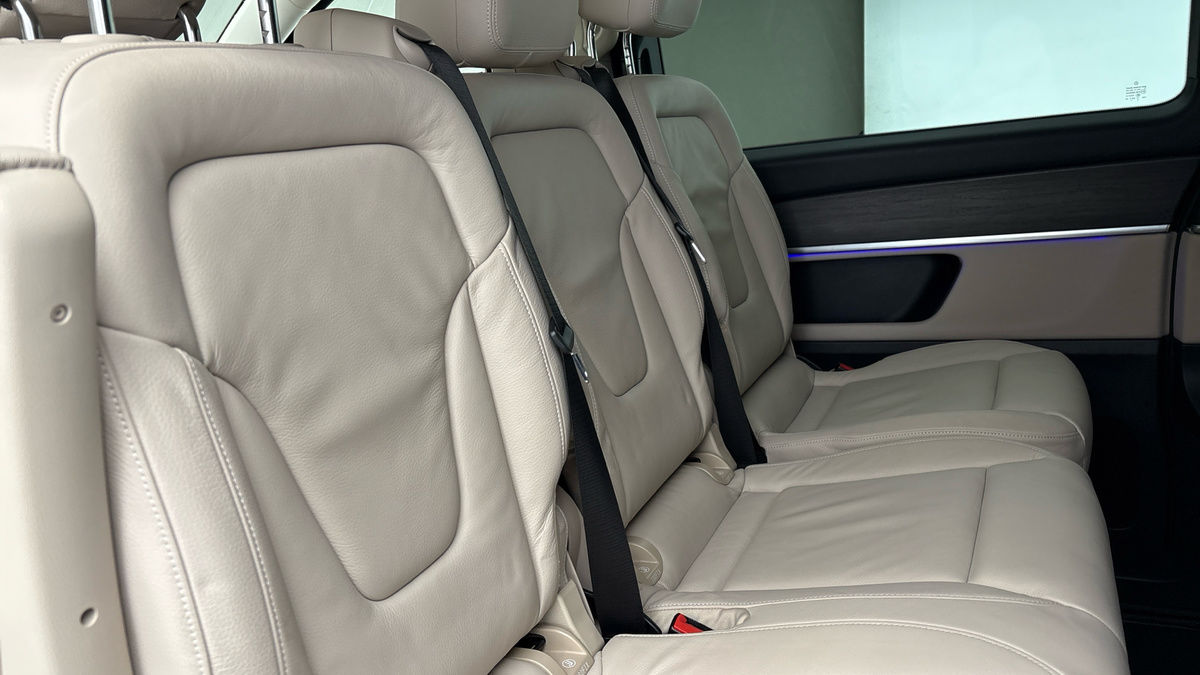 Mercedes-Benz V Class Image 9