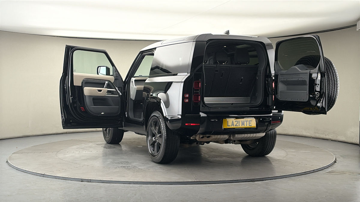 More views of Land Rover Defender 90
