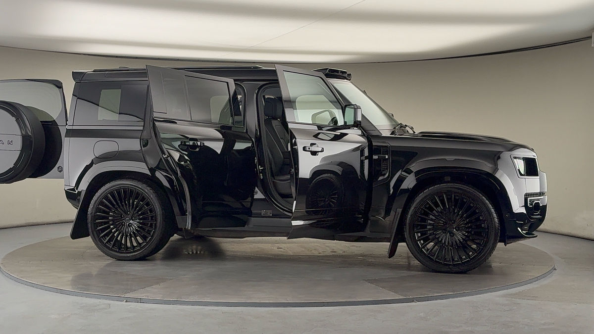 More views of Land Rover Defender 110