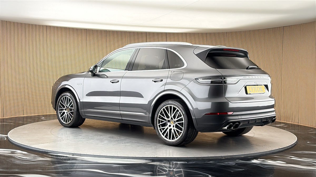 More views of Porsche Cayenne