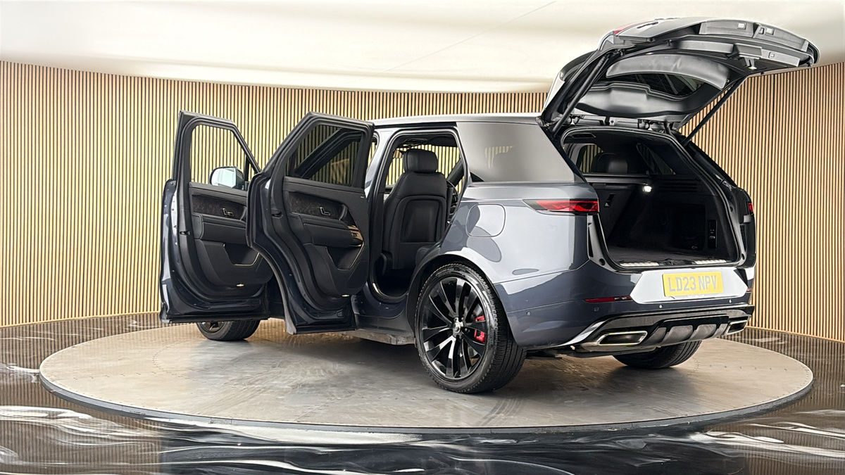 More views of Land Rover Range Rover Sport