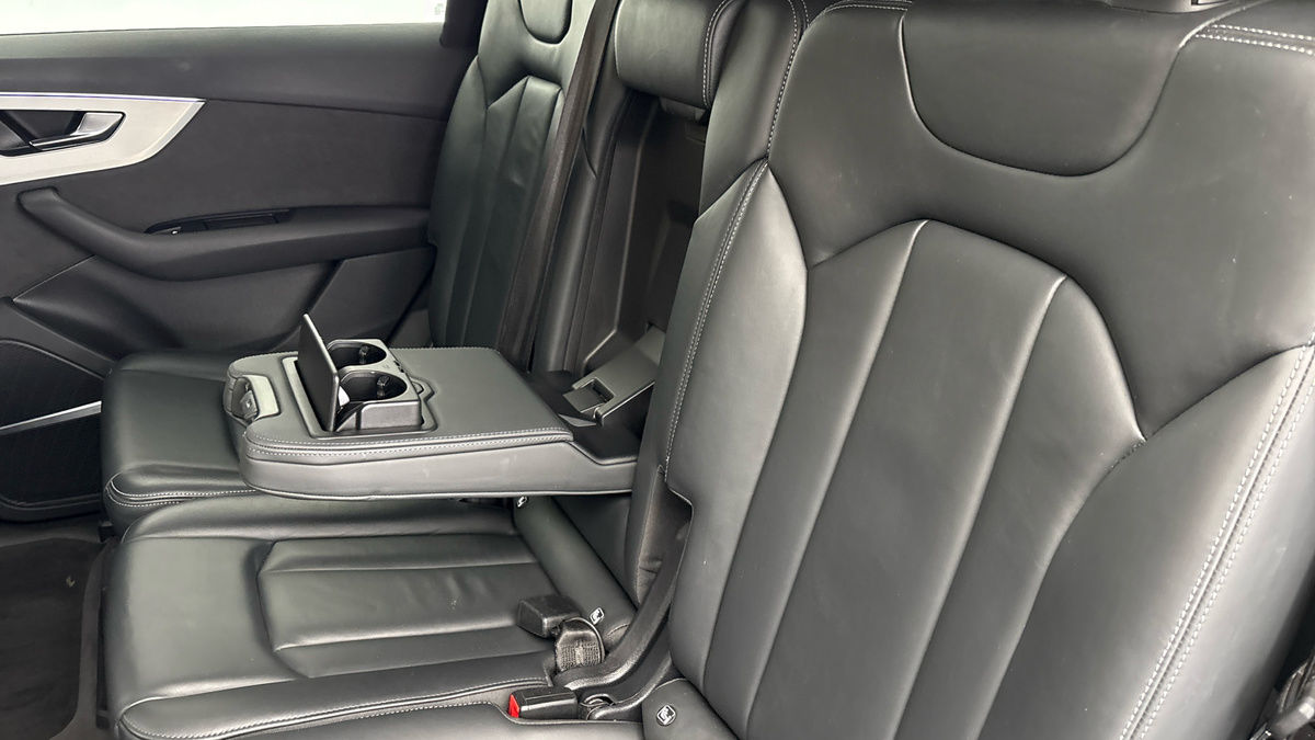 Audi Q7 Image 9