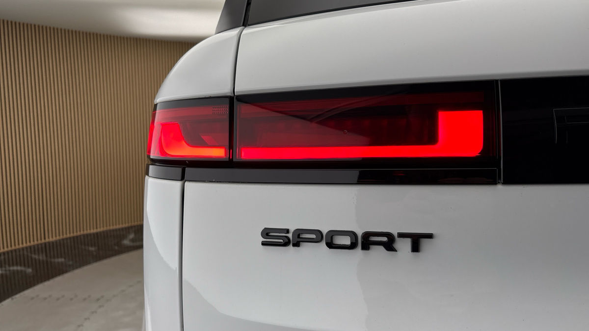 Land Rover Range Rover Sport Image 40