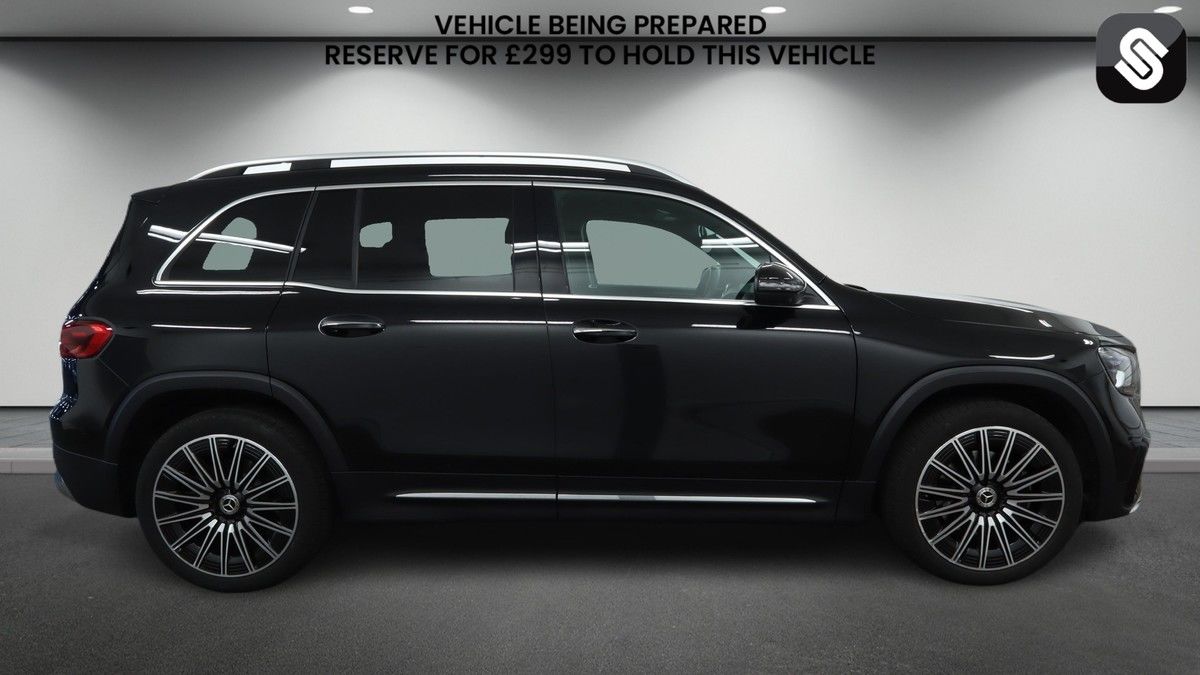 Mercedes-Benz GLB Image 5