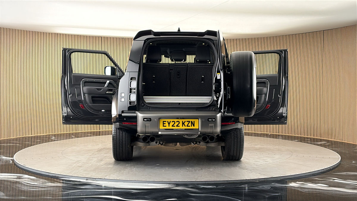 More views of Land Rover Defender 90