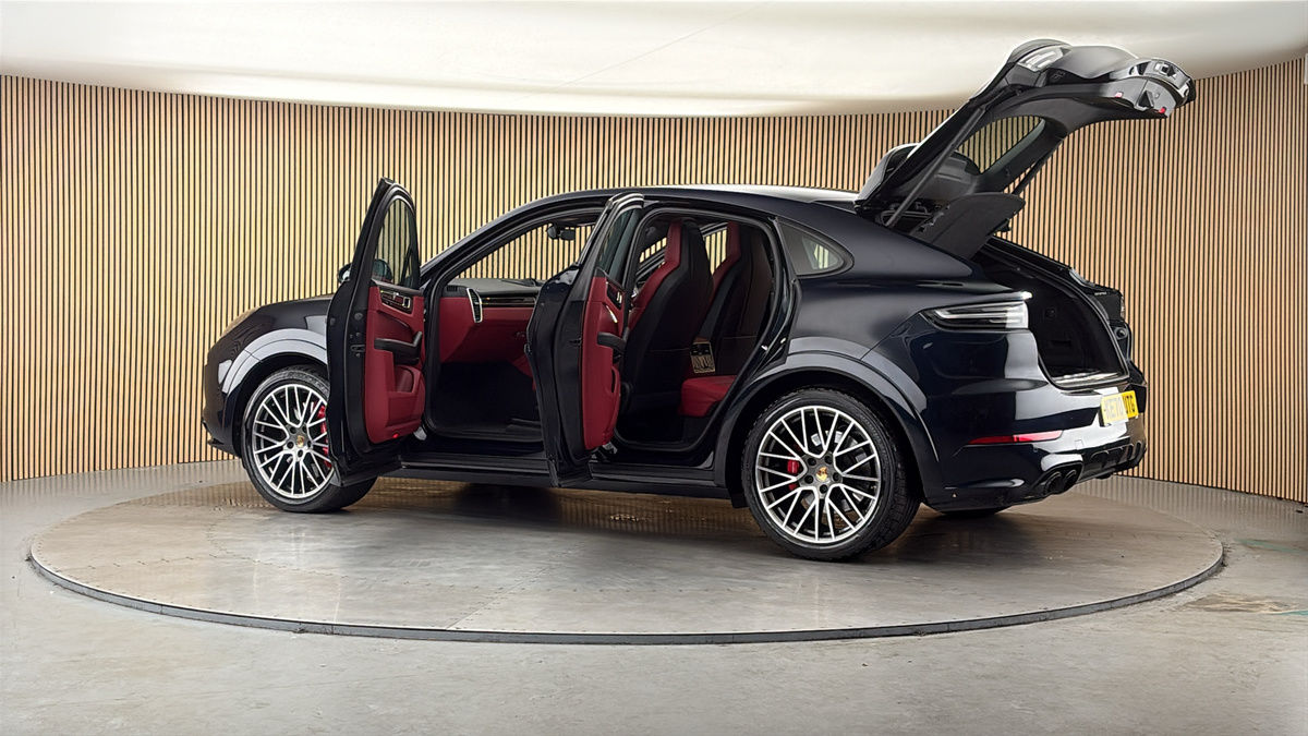 More views of Porsche Cayenne