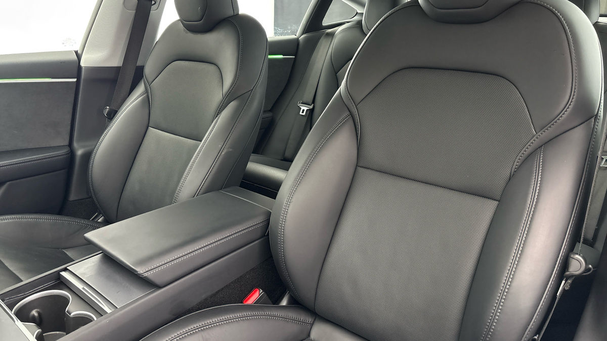 Tesla Model 3 Image 7