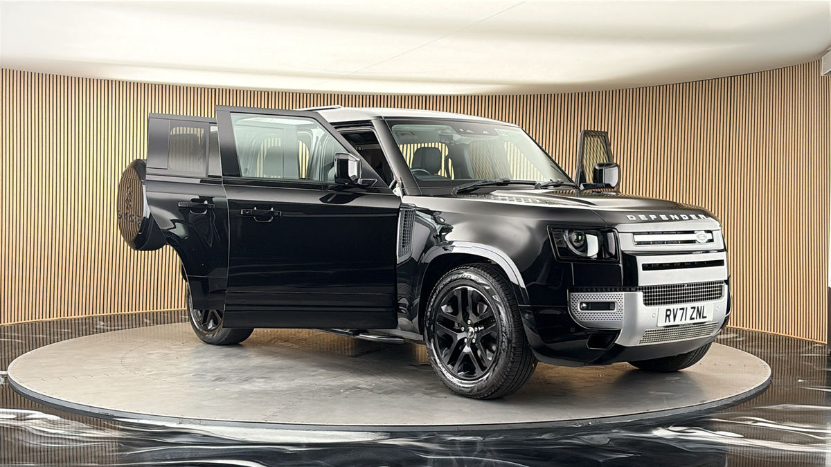 More views of Land Rover Defender 110