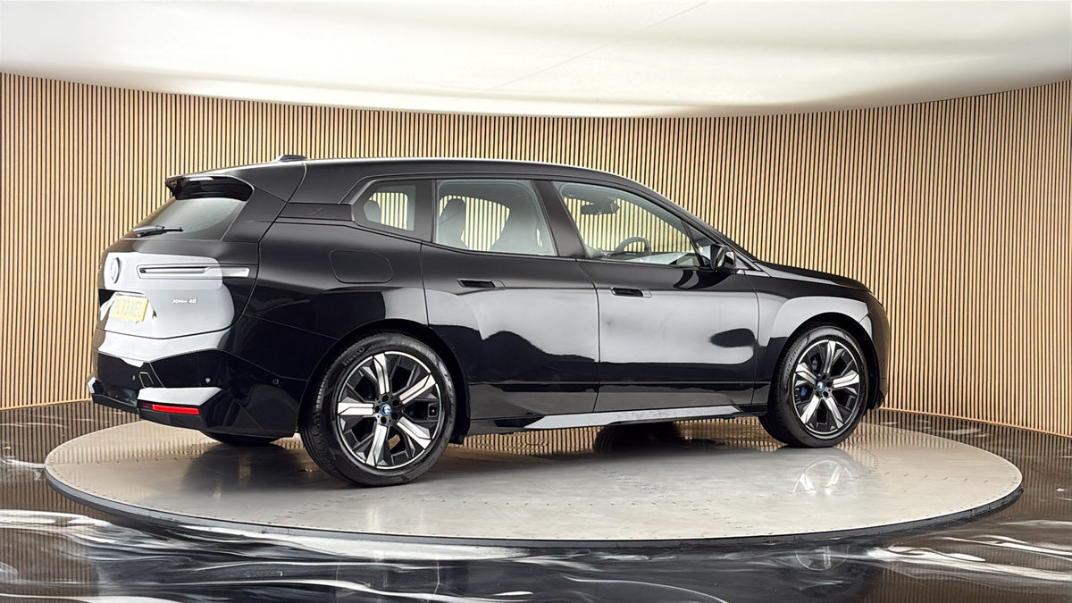 More views of BMW iX