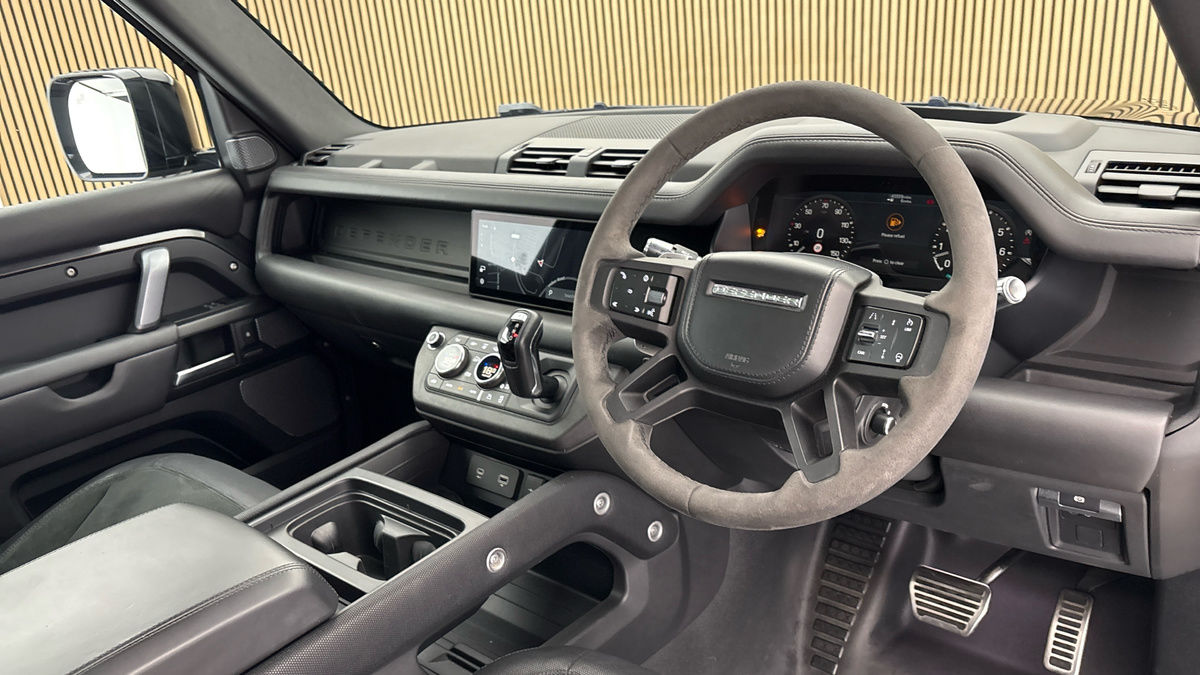 Land Rover Defender 90 Image 5