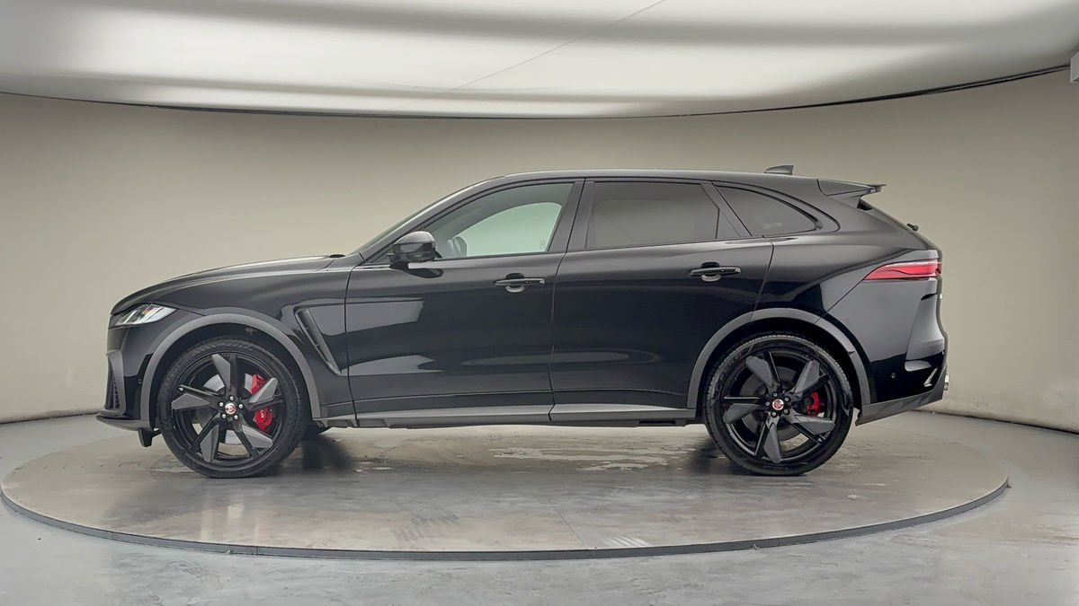 Jaguar F-PACE Image 15