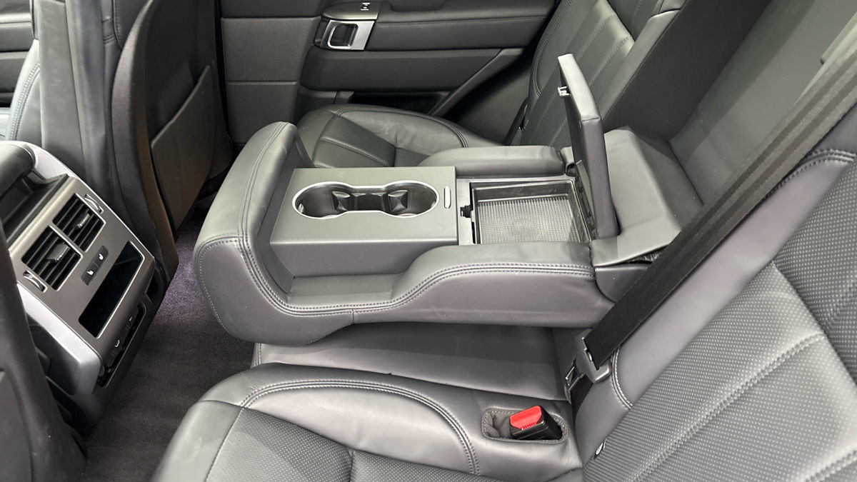 Land Rover Range Rover Sport Image 9