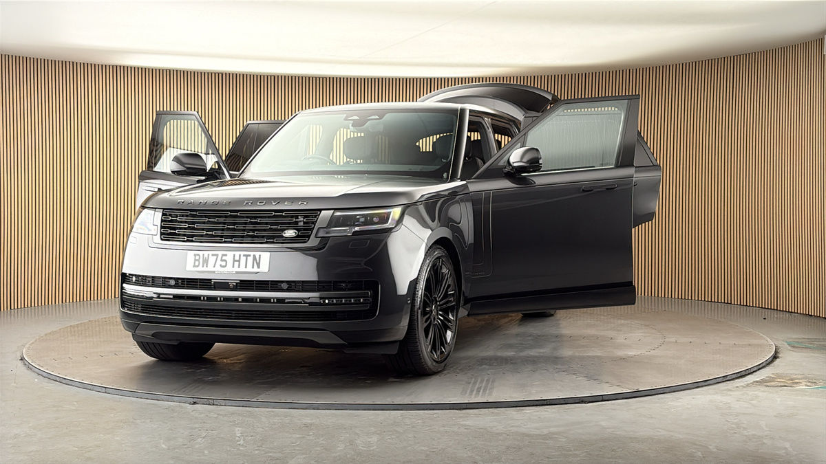 More views of Land Rover Range Rover