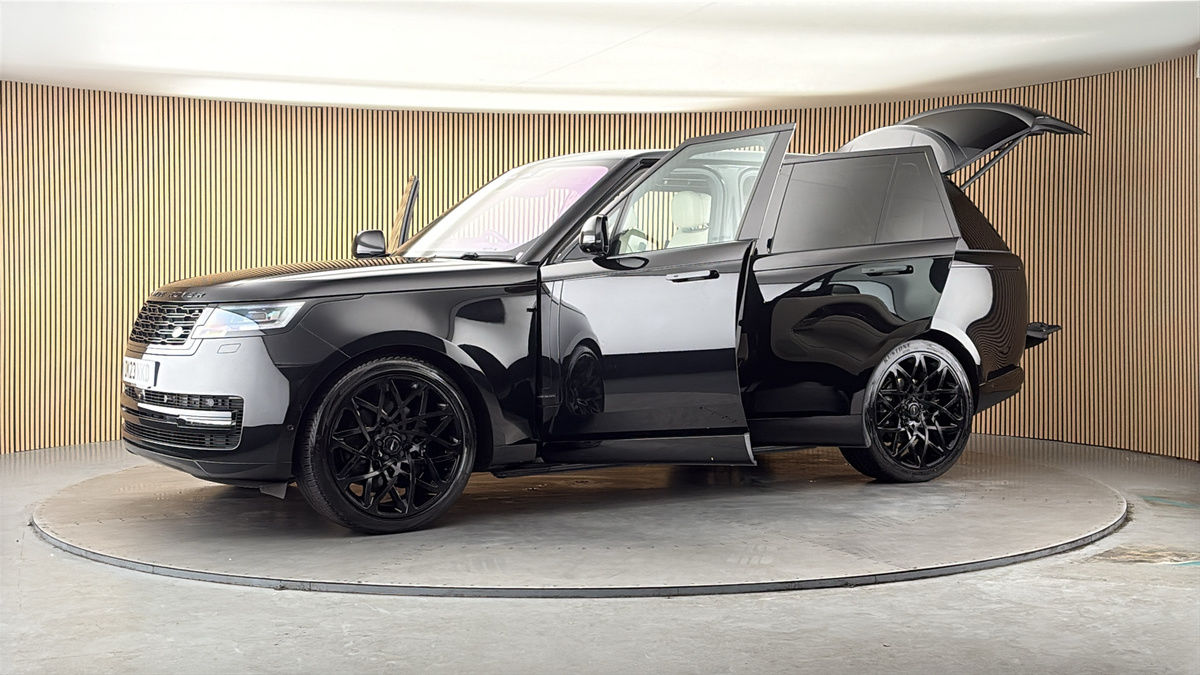 More views of Land Rover Range Rover