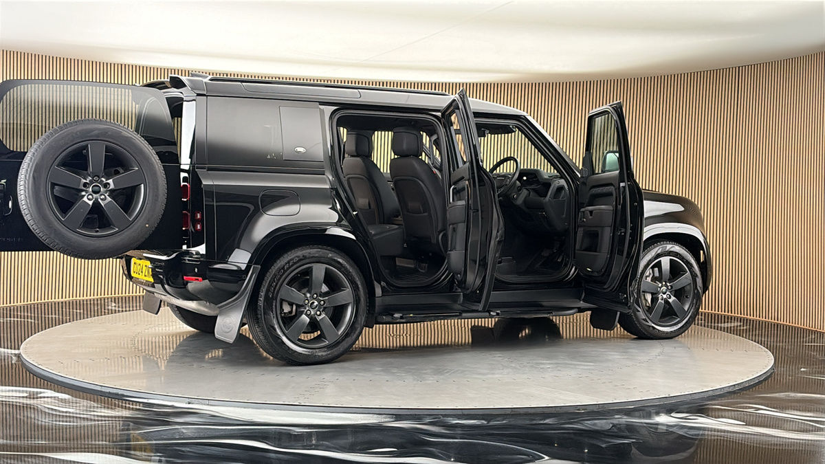 More views of Land Rover Defender 110