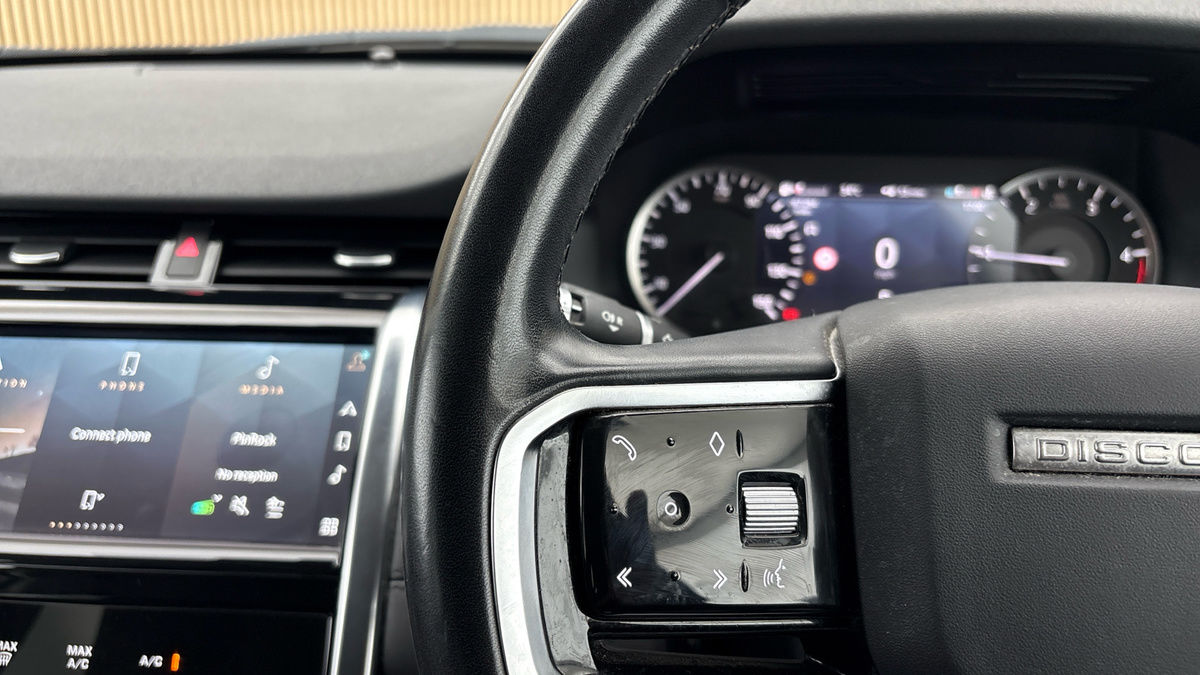 Land Rover Discovery Sport Image 13