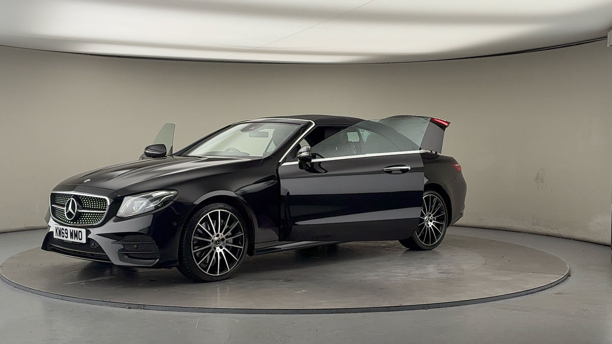 Mercedes-Benz E Class Image 22