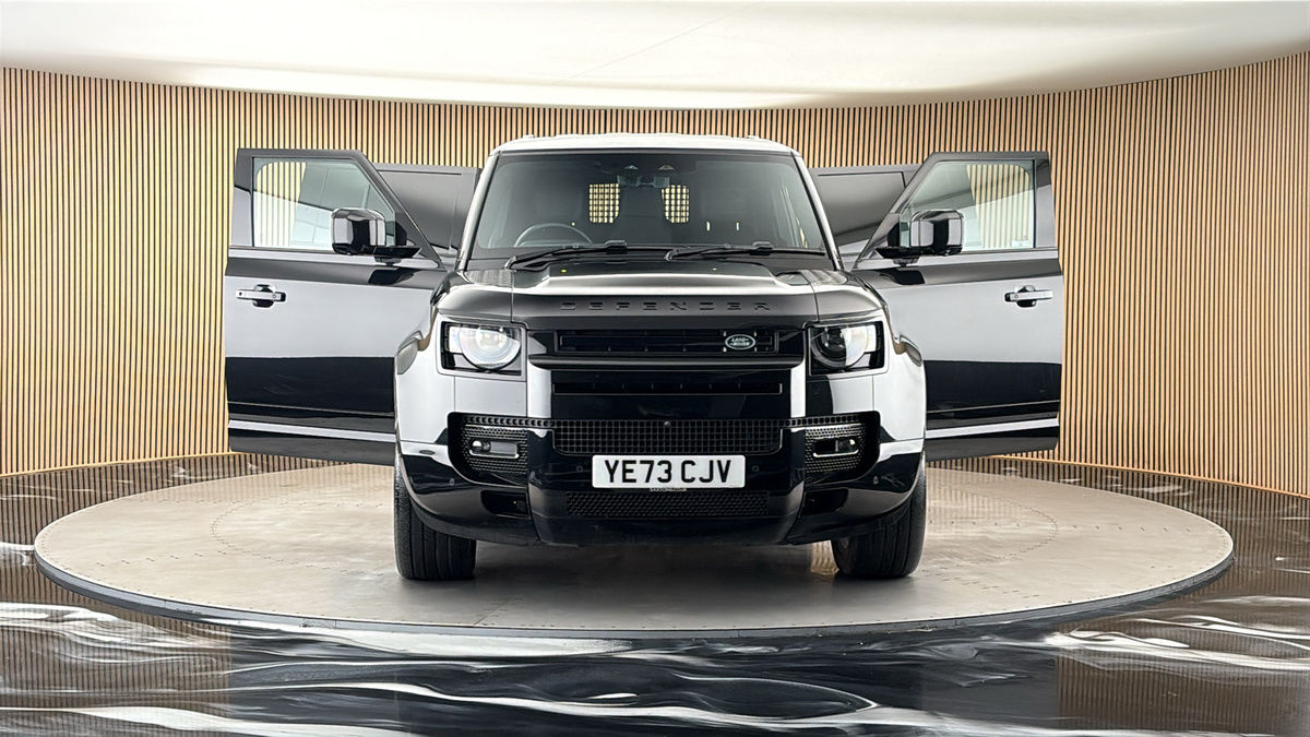 More views of Land Rover Defender 110