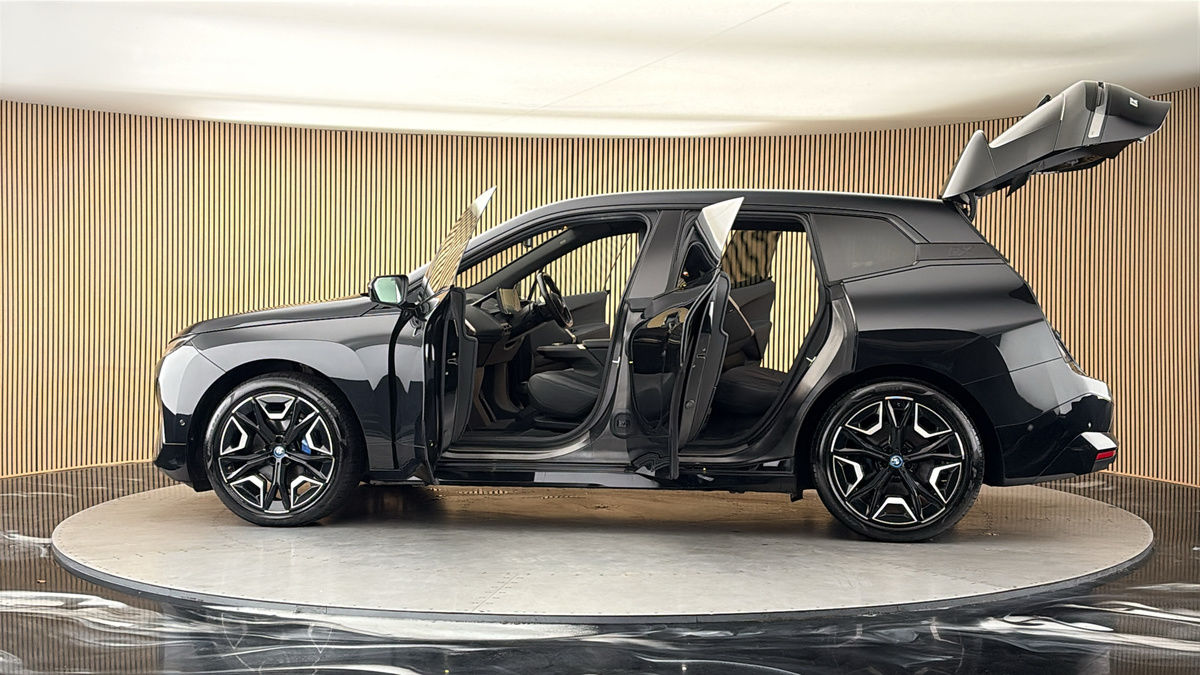More views of BMW iX
