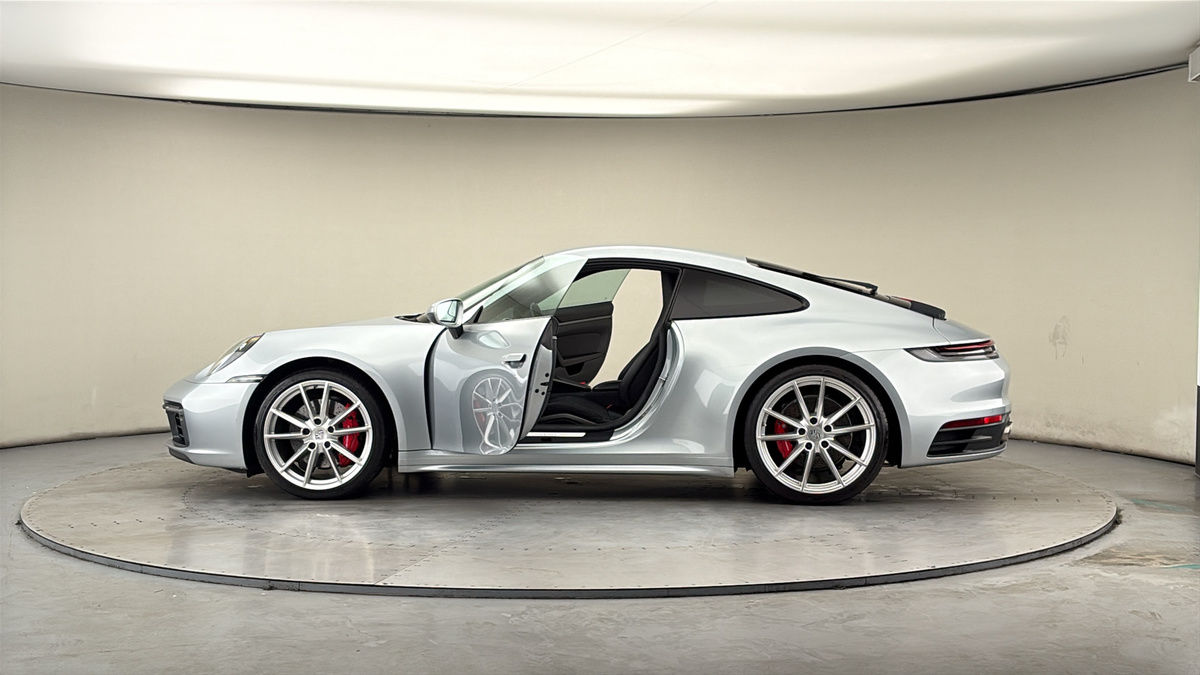 More views of Porsche 911