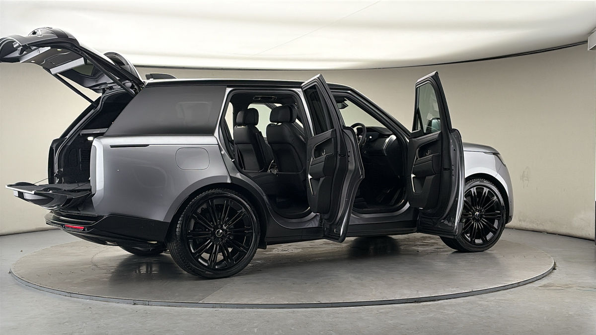 More views of Land Rover Range Rover