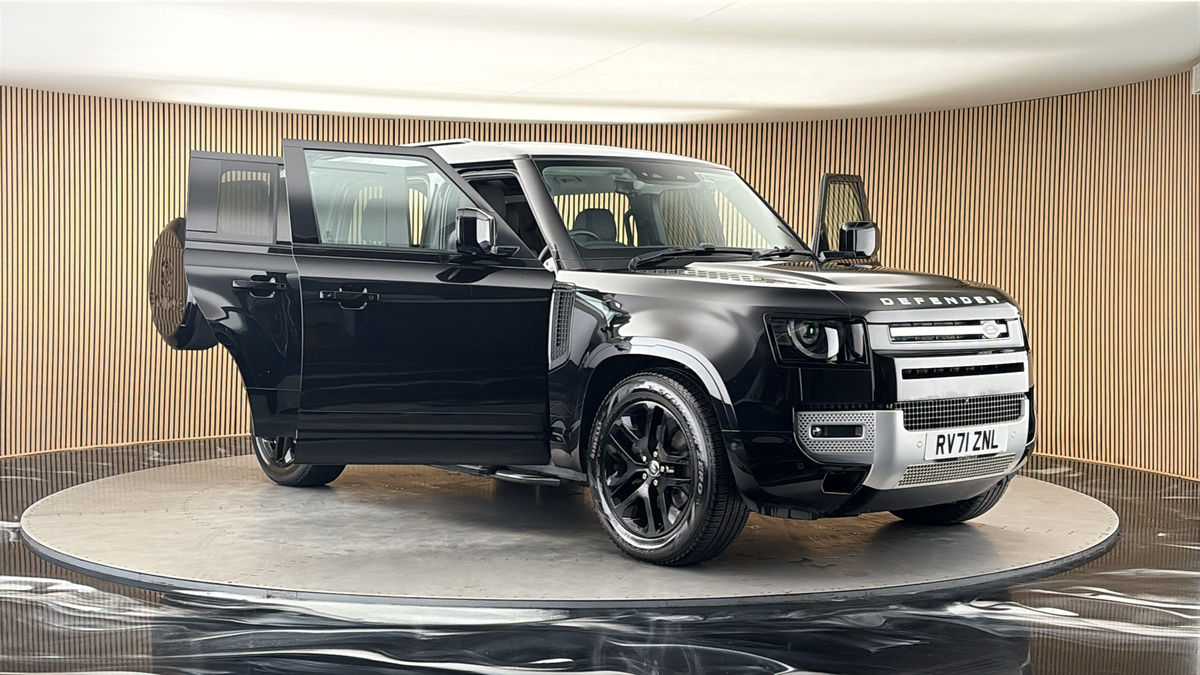 More views of Land Rover Defender 110