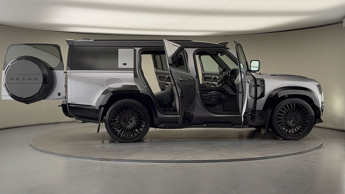 More views of Land Rover Defender 130