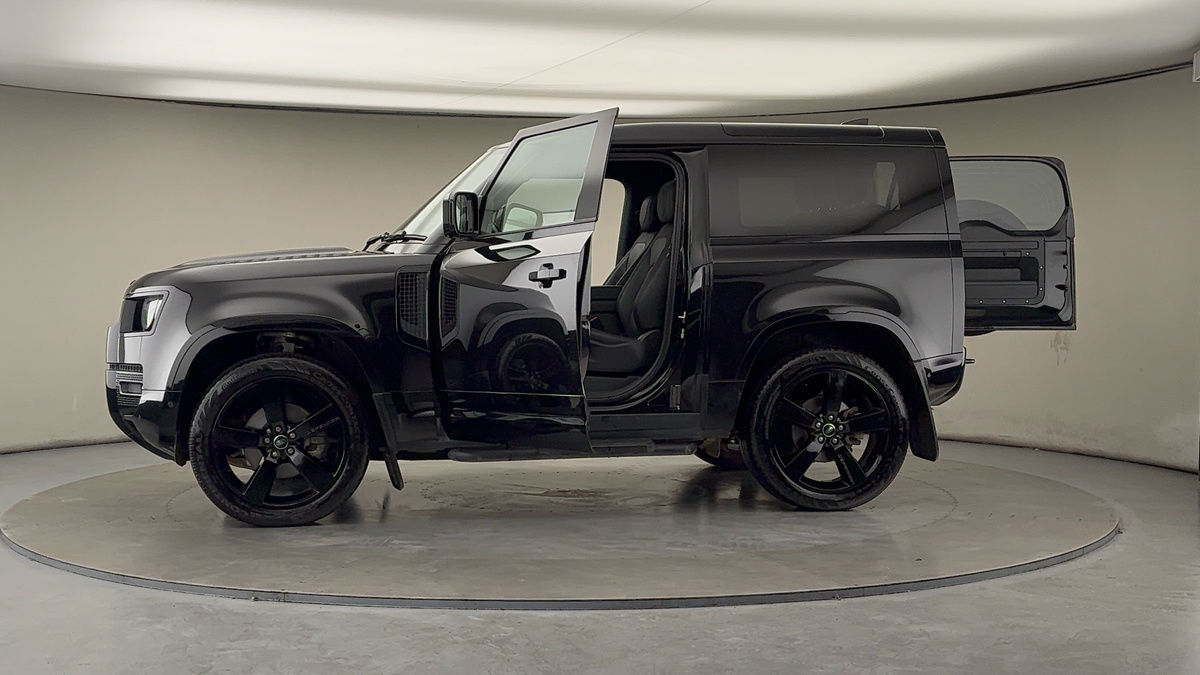 More views of Land Rover Defender 90