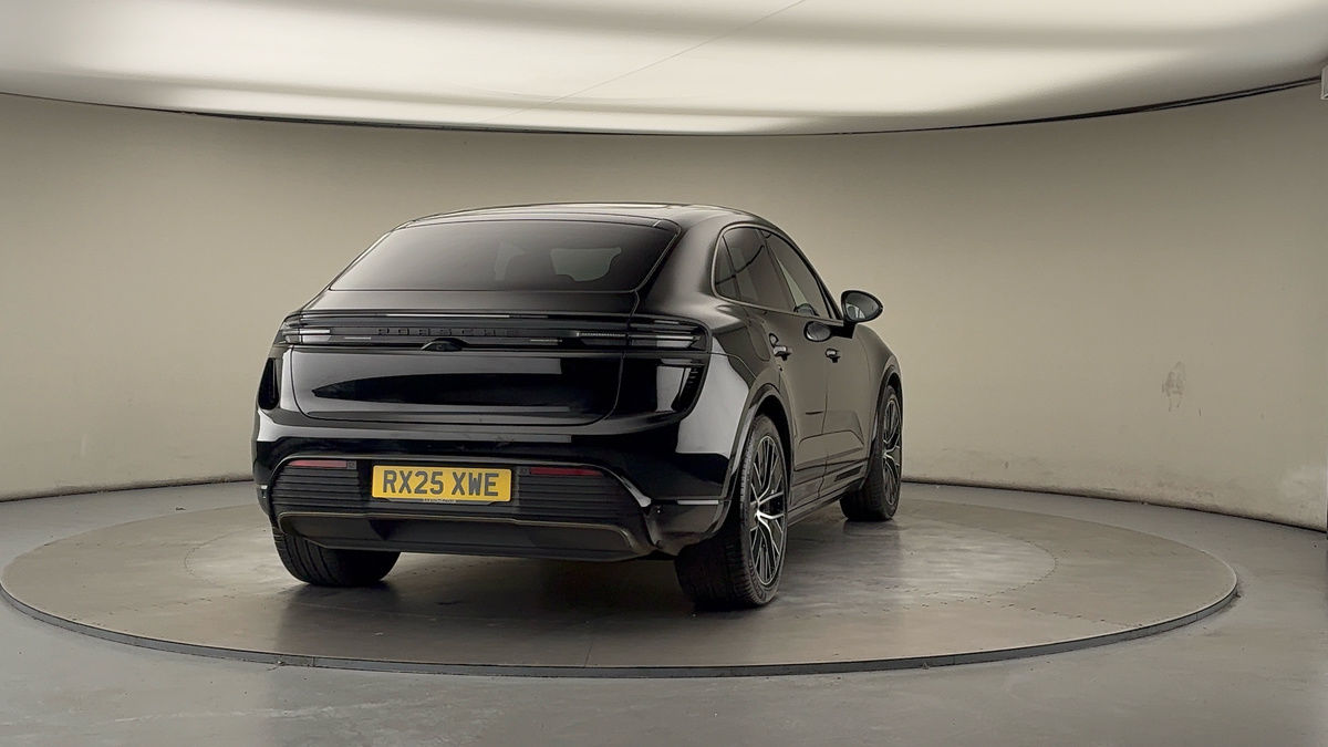 More views of Porsche Macan