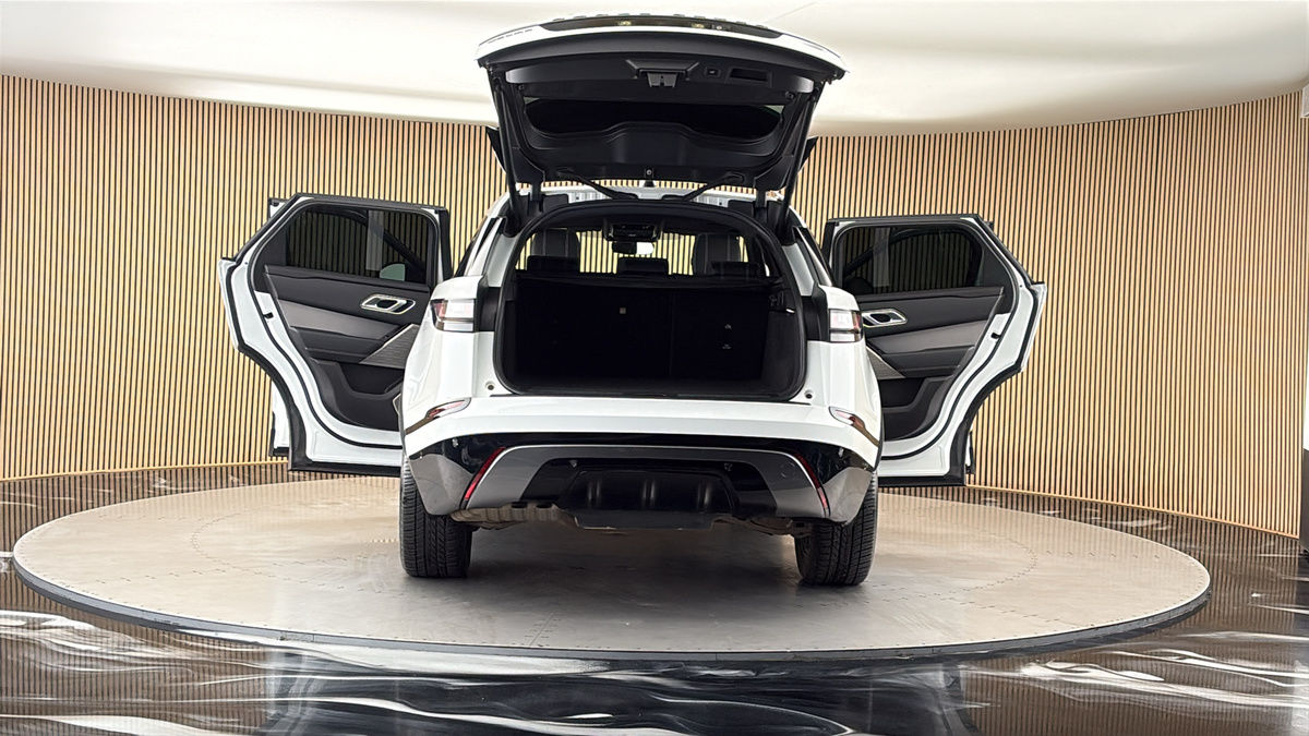 More views of Land Rover Range Rover Velar
