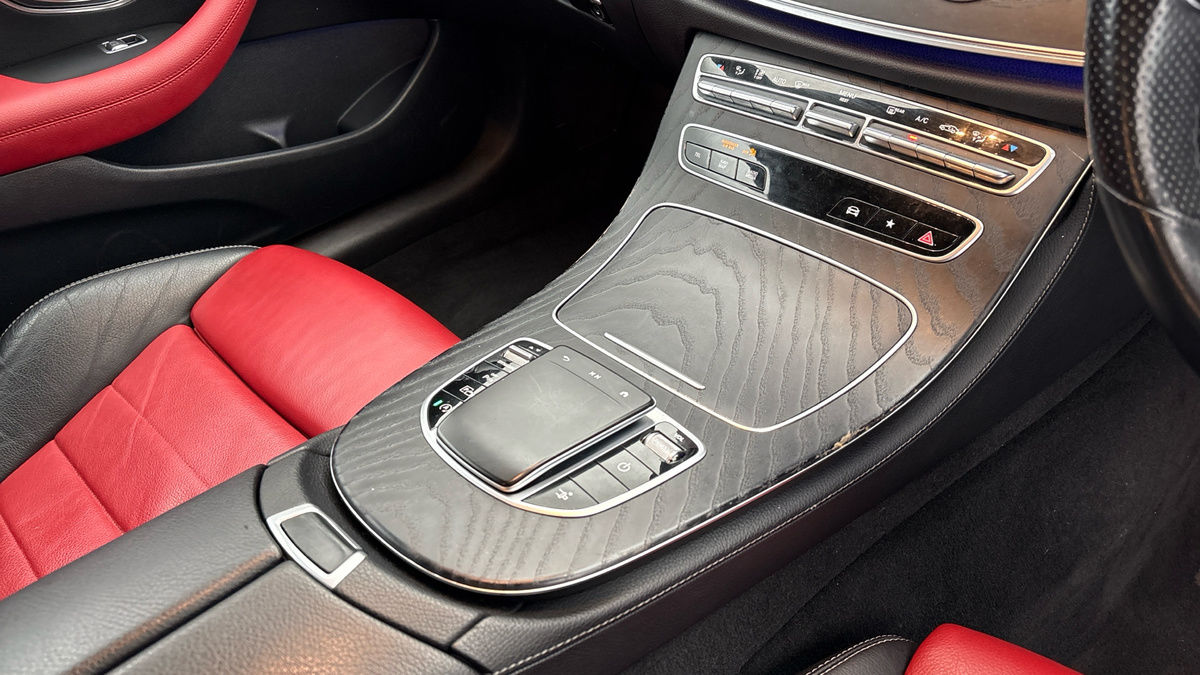 Mercedes-Benz E Class Image 18