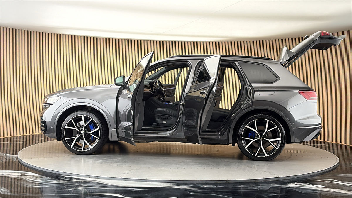 More views of Volkswagen Touareg