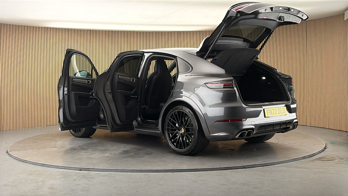 More views of Porsche Cayenne