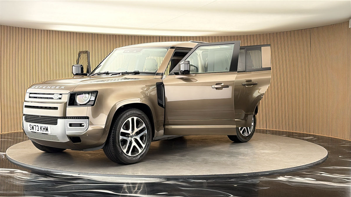 More views of Land Rover Defender 110