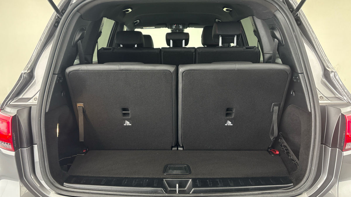 Mercedes-Benz GLB Image 11